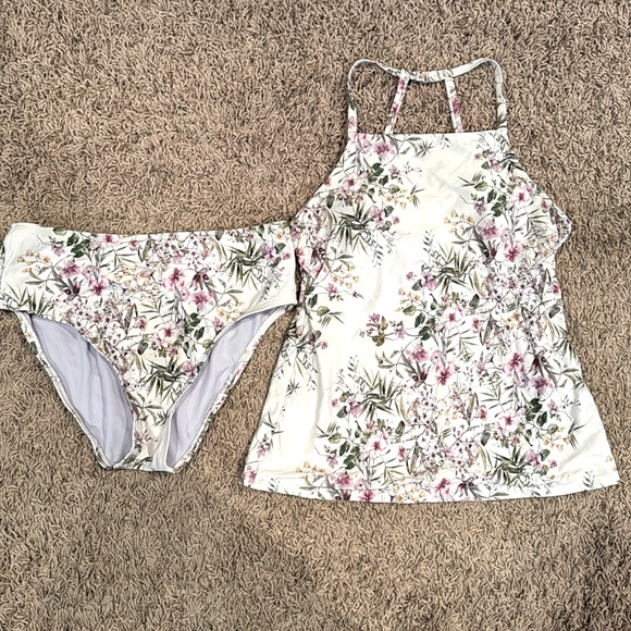 Tankini w/ matching sarong - Picture 2 of 6